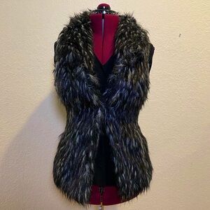 Furry Black & White Fux Fur Vest S 🐺